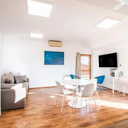 Apartment Seafront Umag Center Old Town Seaview 4 Exterior photo